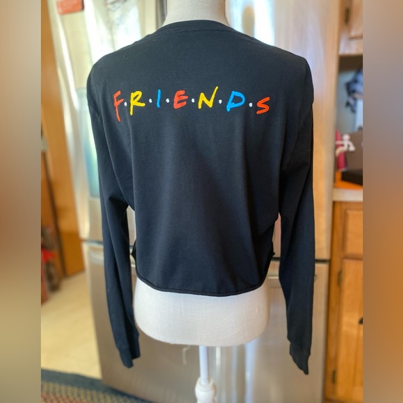 FRIENDS The TV Show official Warner Bros. L/S Tee! EUC!🔥🎁 - Picture 3 of 9